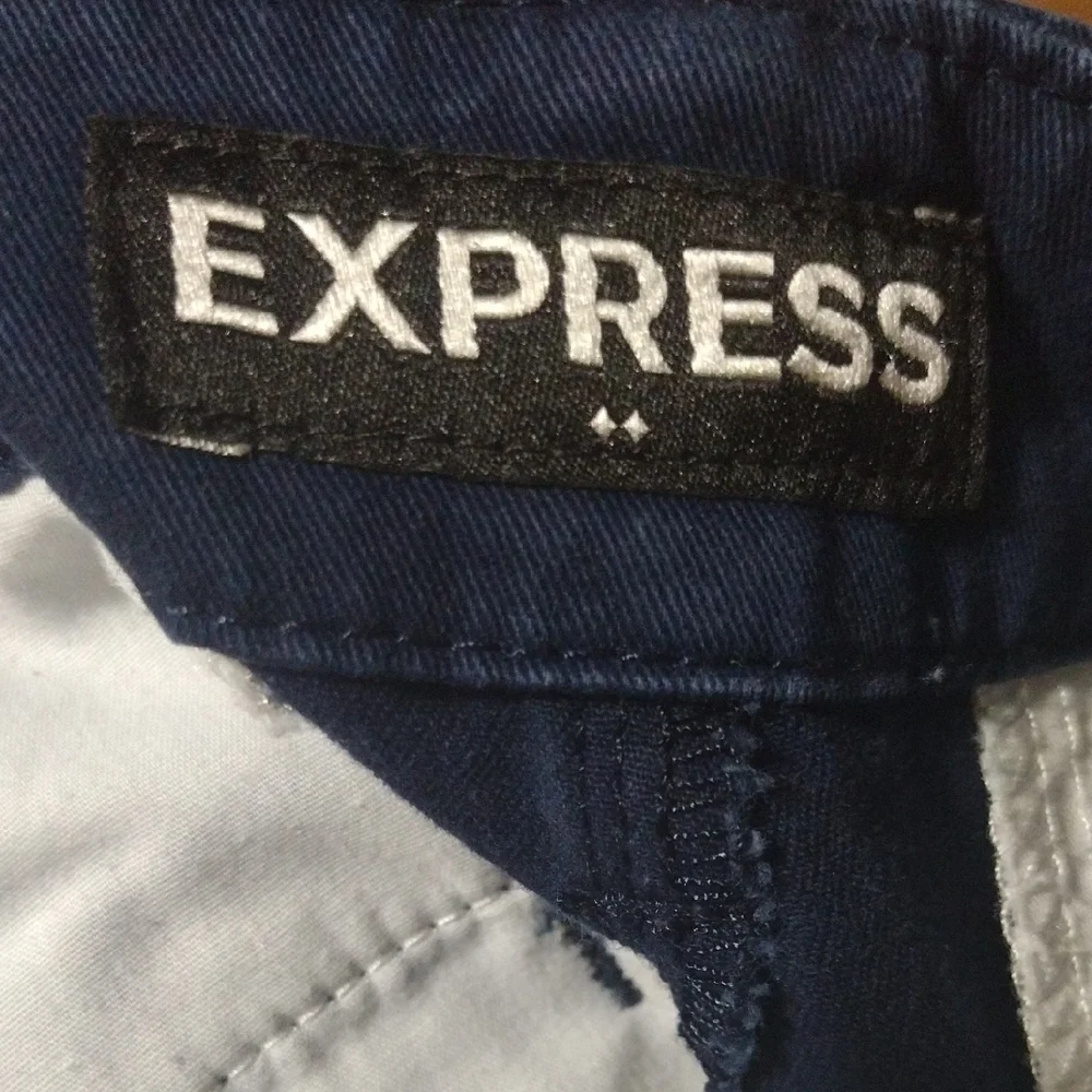 Express Men's Dark Blue Flat Front Shorts - Picture 4 of 4